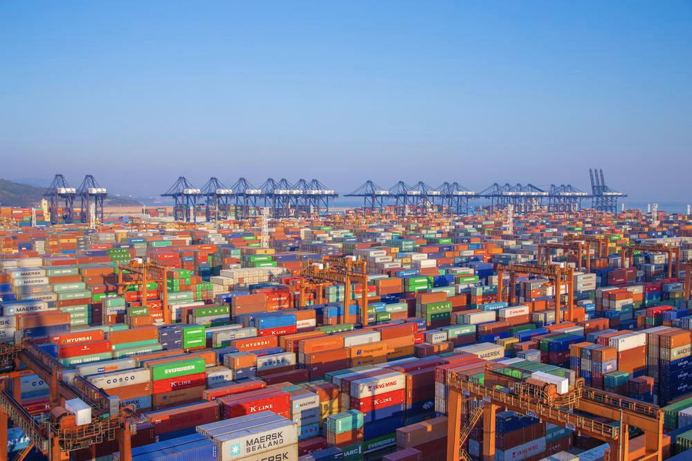 日吞吐量近5萬(wàn)標(biāo)箱，集裝箱進(jìn)閘到上船僅2小時(shí)，鹽田港跑出“加速度”