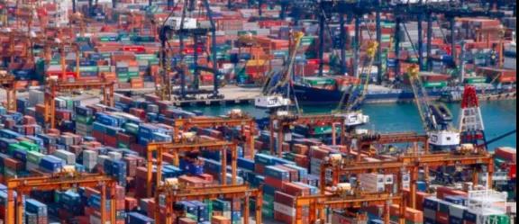 香港擁堵惡化、被跳港！裝箱或訂艙須等待數(shù)周，危險(xiǎn)品貨物運(yùn)費(fèi)高達(dá)25000美元