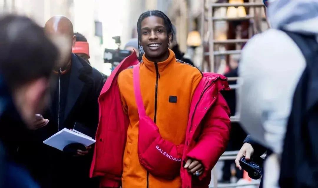 銷售額增長(zhǎng)超365%，需求量飆升！大頭橡膠鞋為什么火了？