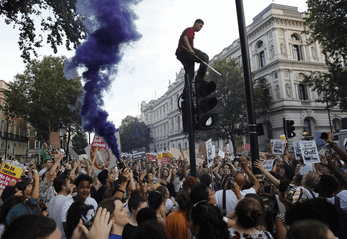 放棄了！英國政府將宣布民眾“與新冠共存”，解除掉所有防疫措施