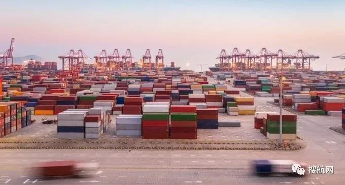 天價(jià)運(yùn)費(fèi)下集裝箱滯期費(fèi)同比翻了一番，航運(yùn)聯(lián)盟取消23個(gè)航次，托運(yùn)人繼續(xù)承壓