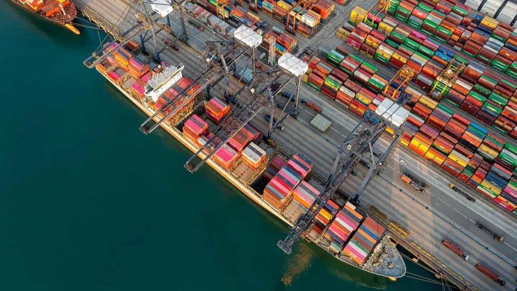 全球貨運(yùn)承壓！擁堵和設(shè)備短缺或?qū)?dǎo)致圣誕購(gòu)物季買家空手而歸