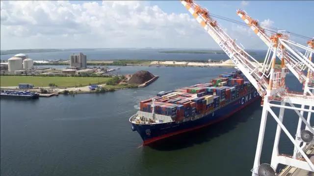 全球海運怪象：發(fā)達國家集裝箱堆積如山，亞洲地區(qū)卻“一箱難求”