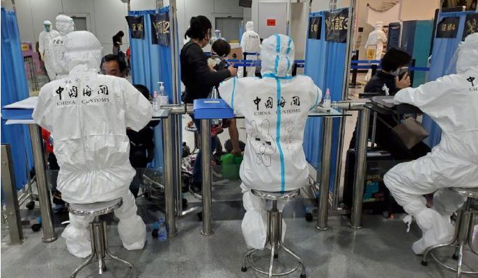 立即熔斷！深圳一入境航班32人陽性，海關(guān)人員被感染！同源為印度變種病毒！ 