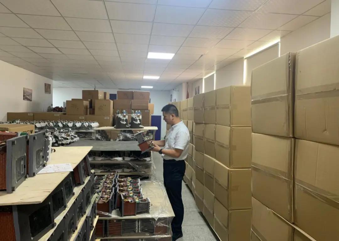 缺艙缺箱下，這家航運(yùn)企業(yè)如何為中小企業(yè)紓困？  