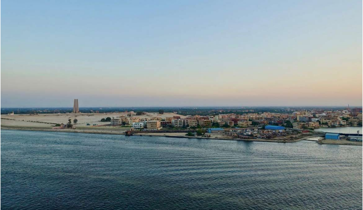 海盜 沙漠 貪婪——大副親述：蘇伊士運(yùn)河雖便利, 船員為何不愿走？  