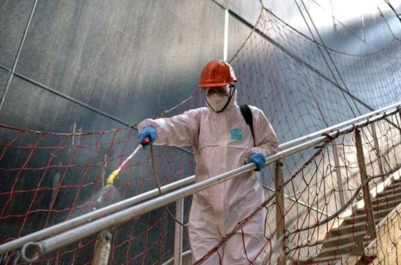 17名中國船員被“騙”上疫情船？船管公司：近期將分批下船！染疫船究竟能不能上？