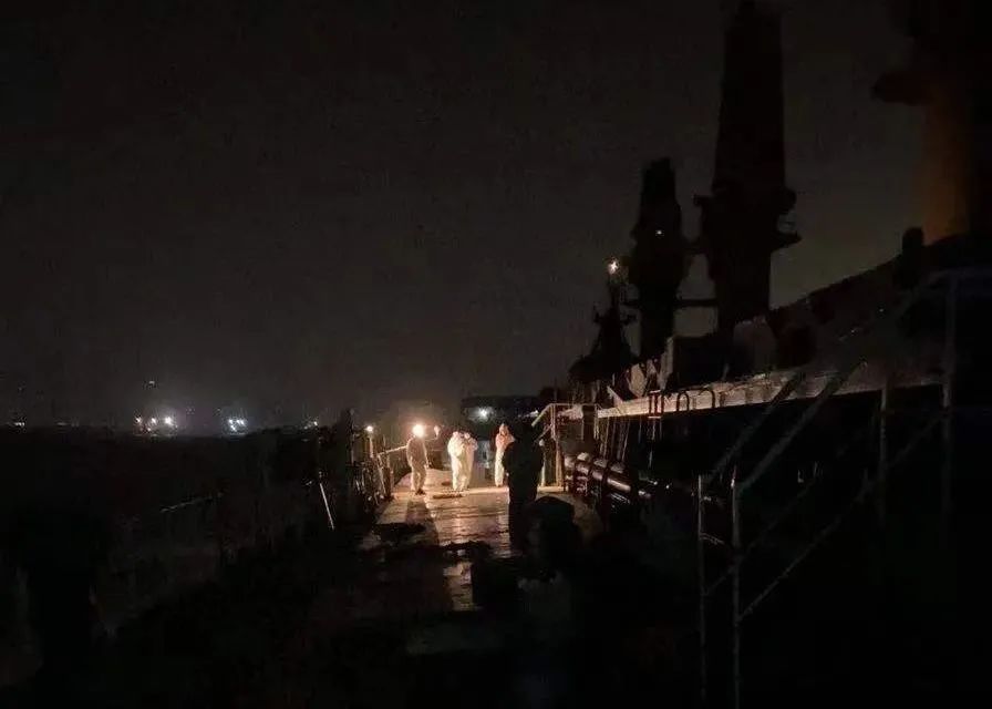 慘！17個(gè)中國(guó)船員被騙上有新冠的船