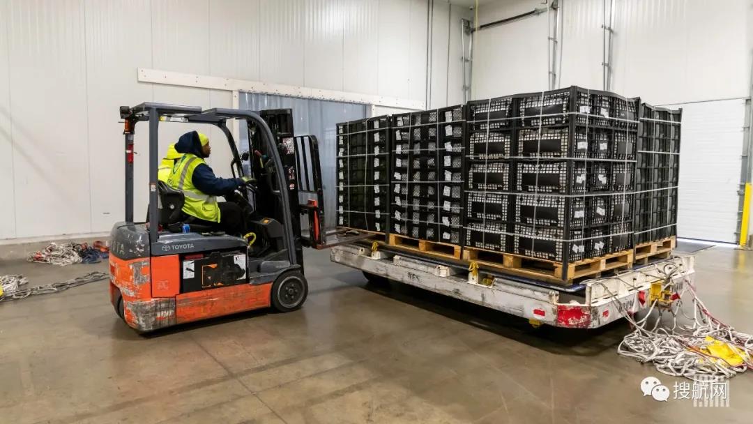 冷藏箱短缺促使季節(jié)性貨物走向空運(yùn)，航空貨運(yùn)市場面臨更大壓力