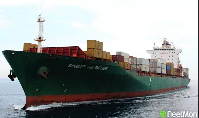 事故頻發(fā)！一艘集裝箱船機艙起火多家船司共艙；另有集裝箱船擱淺、發(fā)動機故障、中斷航行