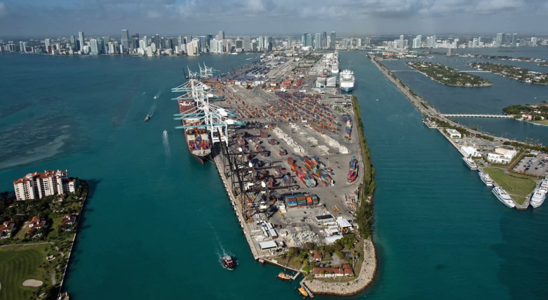 運(yùn)力緩解了？準(zhǔn)備為每個(gè)箱子支付15000美元；瘋了！艙位比價(jià)格更重要