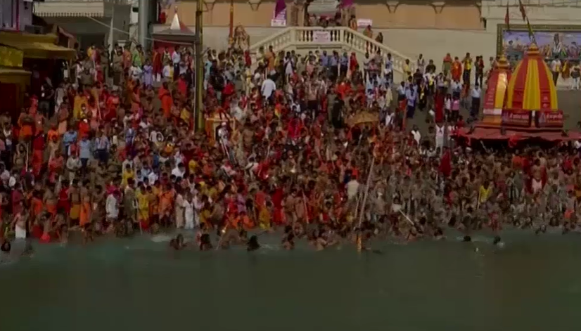 該國(guó)單日新增超20萬，首都封鎖，疫情全面失控！數(shù)千萬人大規(guī)模聚集