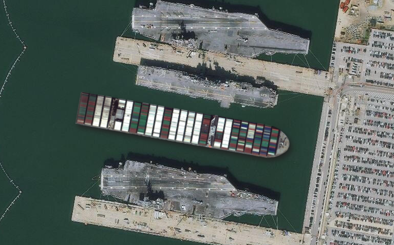 堵住蘇伊士運(yùn)河的貨輪多大？和美俄英三國(guó)航母擺在一起比一比