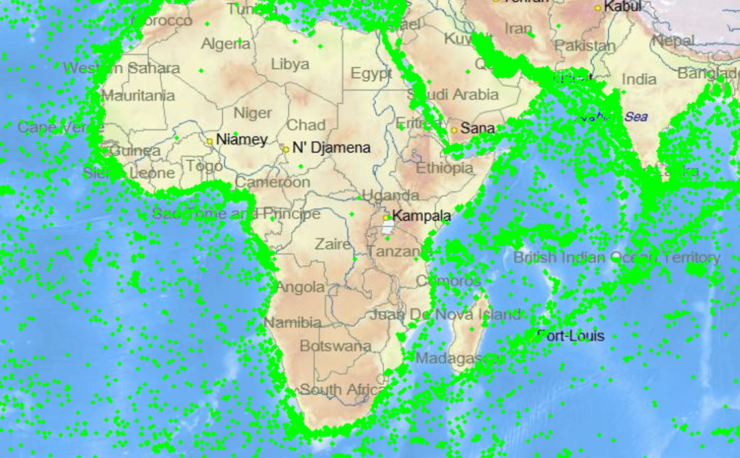 剛剛，蘇伊士運(yùn)河恢復(fù)通行，約500艘船舶等待過境，歐洲三大集裝箱港面臨大擁堵 