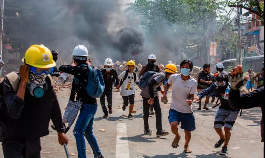 出貨注意！港口無(wú)法清關(guān)，船公司停運(yùn)，銀行關(guān)門(mén)；運(yùn)輸物流業(yè)遭受重創(chuàng)！