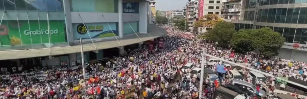 出貨注意！港口無(wú)法清關(guān)，船公司停運(yùn)，銀行關(guān)門(mén)；運(yùn)輸物流業(yè)遭受重創(chuàng)！