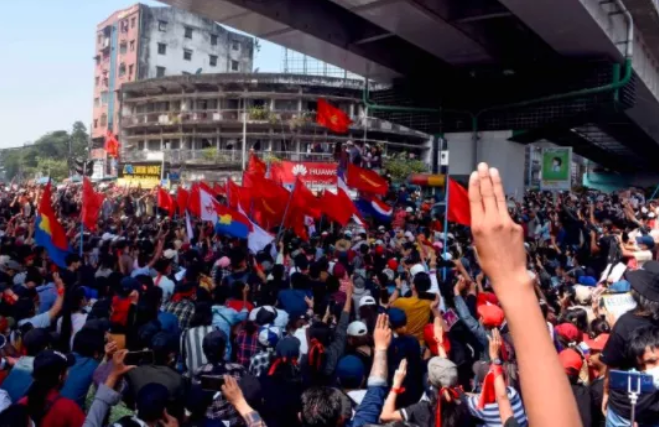 注意！多家中資企業(yè)遭打砸搶燒，緬甸供應(yīng)鏈崩潰，船公司暫停預(yù)訂