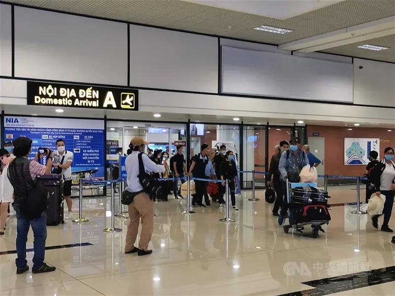 預警！超7萬家企業(yè)倒閉！這個國家將成下一個“超級傳播國”？