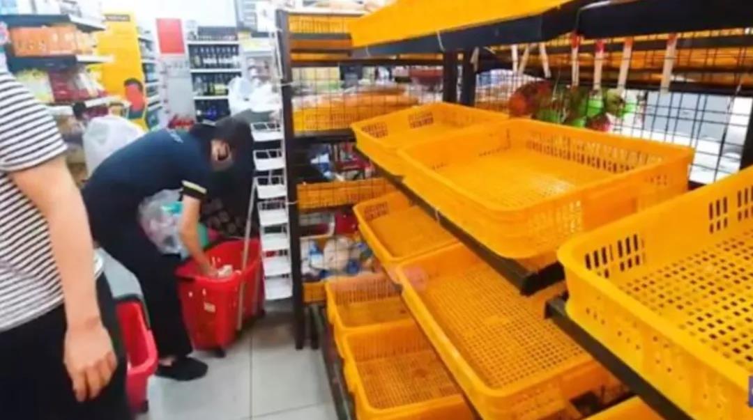 瘋了！單日爆增23萬(wàn)！用獸藥治療新冠！再封城！物資大搶購(gòu)！不戴口罩，千人大集合！法國(guó)、英國(guó)、德國(guó)、日本、韓國(guó)疫情大匯總！