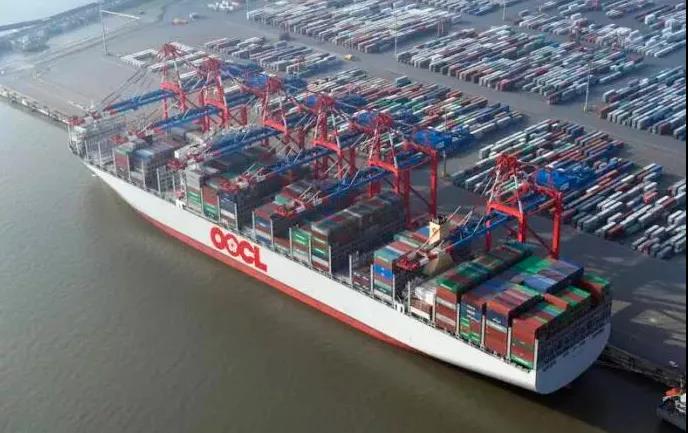 中遠?？匕賰|元再簽10艘16000TEU集裝箱船大單