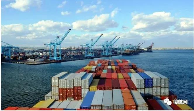 101艘集裝箱船橫跨1000英里等待泊位！