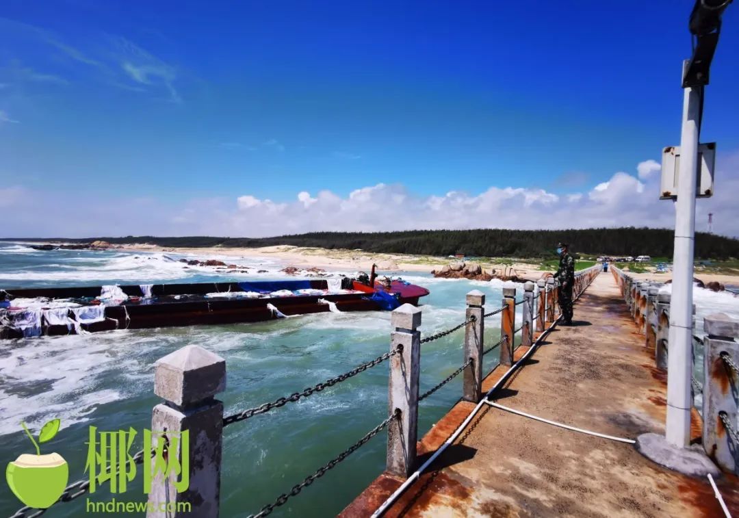 海上出現(xiàn)疑似走私凍品船舶 果斷處置！