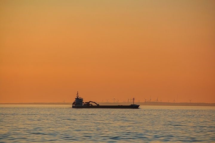 打壓伊朗石油出口東亞，美國(guó)宣布再制裁多個(gè)航運(yùn)公司和2艘船舶