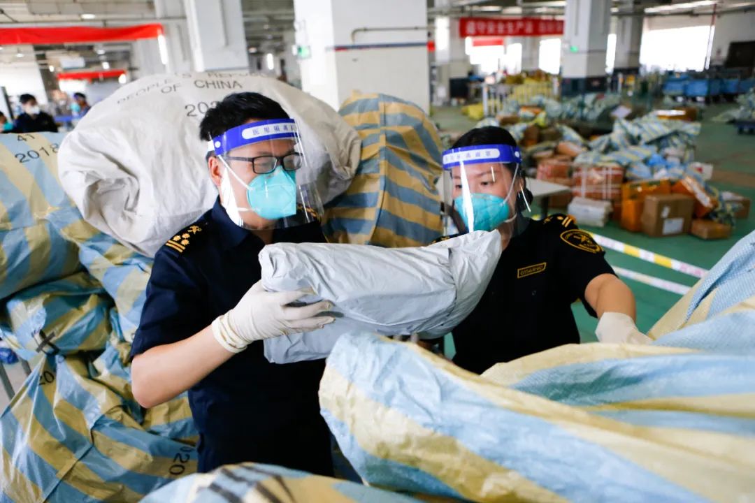 海關(guān)公布一批侵犯知識(shí)產(chǎn)權(quán)典型案例，上半年共扣留侵權(quán)嫌疑貨物4527萬件