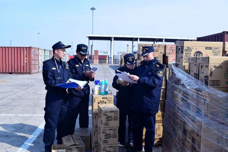 突發(fā)！大量集裝箱被燒毀！上海、合肥等地物流園起火，敲響持續(xù)高溫警鐘
