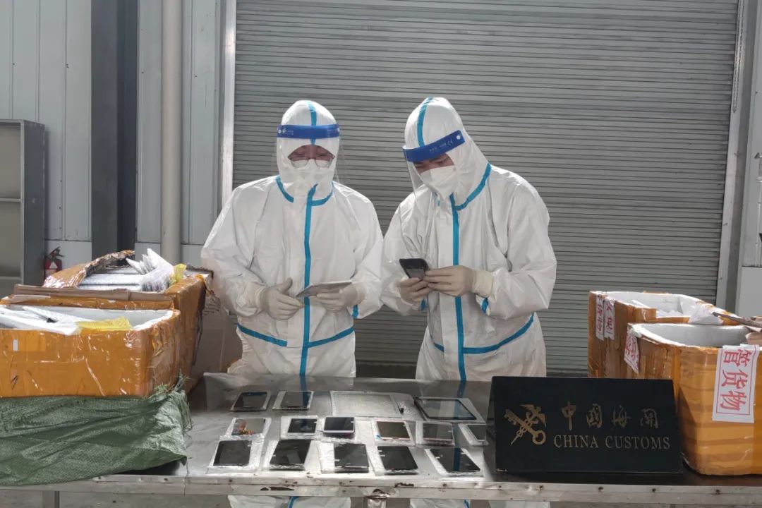 嚇?biāo)廊耍『ｊP(guān)截獲19.73噸“炸藥”集裝箱準(zhǔn)備出運(yùn)！