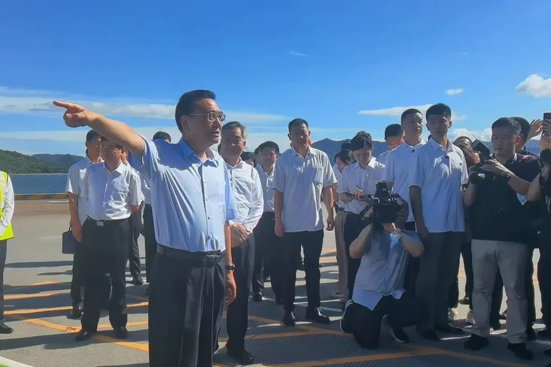 李克強(qiáng)考察鹽田港：打造更高水平國(guó)際集裝箱干線港 