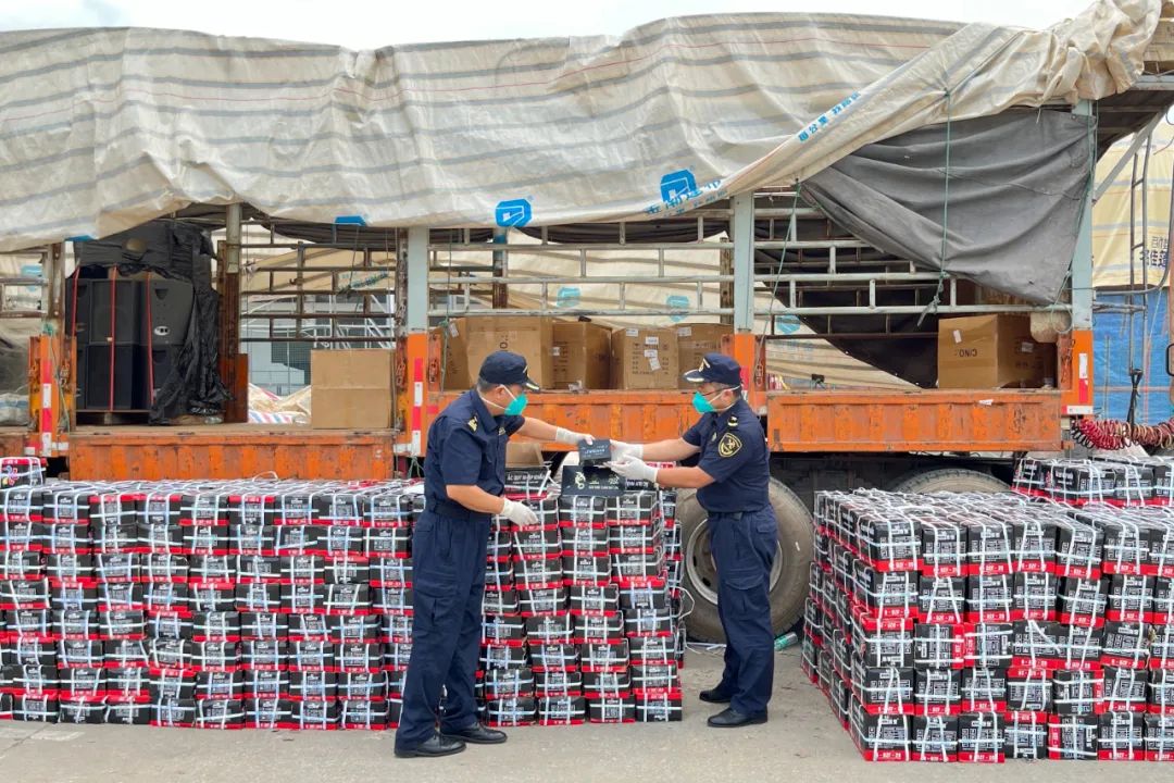 瘋了？20頓炸藥，申報成不銹鋼產(chǎn)品出柜！多少人跟著遭殃?。? data-filename=