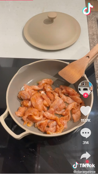 TikTok上的打工人內卷實錄，或成爆款助推器？！