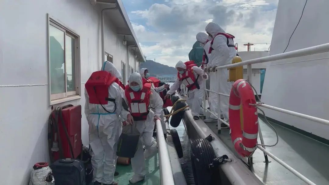 凌晨貨輪貨艙進(jìn)水 11名船員請(qǐng)求救助！