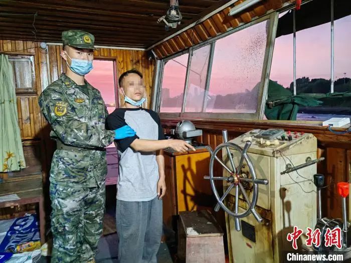 “頂風”作案 被發(fā)現(xiàn)后3名船員跳海逃竄！