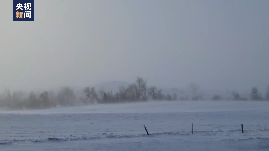 65人死亡、超5千架次航班取消！美國冬季風暴下，紐約州提防“雪洪”，杰克遜市宣布進入緊急狀態(tài)......