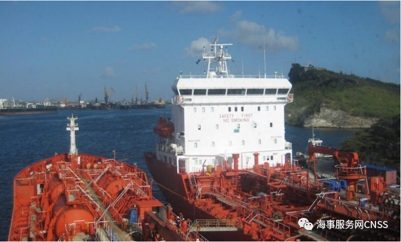 突發(fā)！一油輪貝寧遭襲, 9海盜綁走15船員! ...馬士基強(qiáng)烈呼吁國際軍事支持 