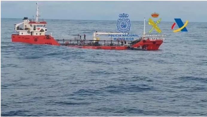 船只運毒遭攔截, 船員"自殺式"沉船毀證據(jù)！