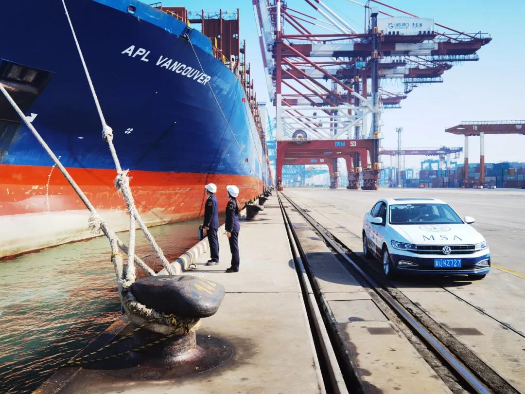 328米長大集裝箱船驚現(xiàn)5米裂縫，已返航青島進行貨物轉(zhuǎn)移及維修作業(yè)