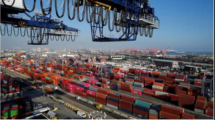 "不運(yùn)貨, 運(yùn)空箱!" 10倍利潤(rùn)驅(qū)使, 船公司實(shí)力上演"搶箱"大戰(zhàn)! ... 反正橫豎都是賺！