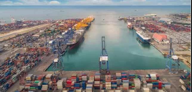 "不運(yùn)貨, 運(yùn)空箱!" 10倍利潤(rùn)驅(qū)使, 船公司實(shí)力上演"搶箱"大戰(zhàn)! ... 反正橫豎都是賺！