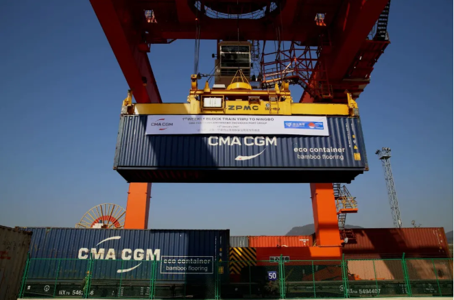 加強(qiáng)陸上運(yùn)營，馬士基、中遠(yuǎn)海運(yùn)、達(dá)飛、MSC開通新鐵路班列