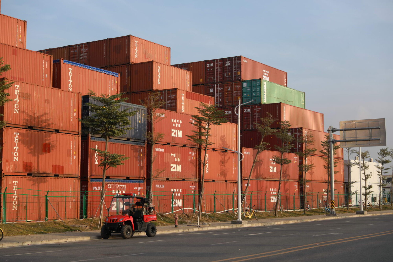 越南至德國首班國際貨運(yùn)班列順利開通，在鄭州過境中轉(zhuǎn)