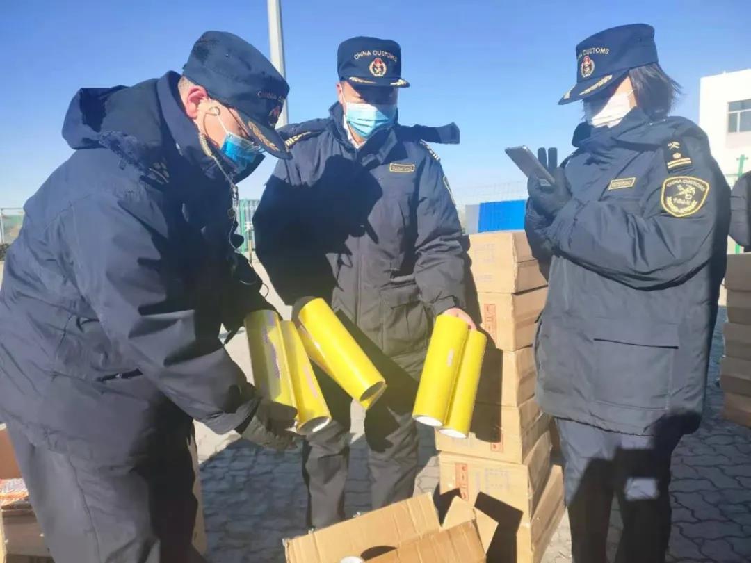 偽報(bào)72噸“炸藥”的3個(gè)集裝箱正準(zhǔn)備出運(yùn)被海關(guān)截獲！貨代貨主誰之過？