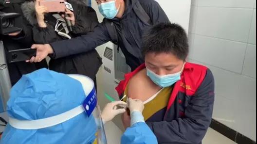 新冠疫苗來了！進(jìn)口冷鏈、海關(guān)邊檢、貨物運(yùn)輸?shù)瘸芍攸c(diǎn)接種人群?！