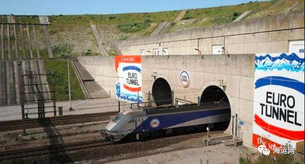 一夜之間封城，海陸空運(yùn)輸受阻！至少20國對其交通封鎖，貨物貿(mào)易受挫！