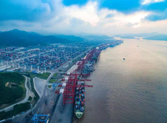 增勢迅猛！前11月，舟山港域集裝箱吞吐量同比增長21.91%，創(chuàng)歷史以來最好水平