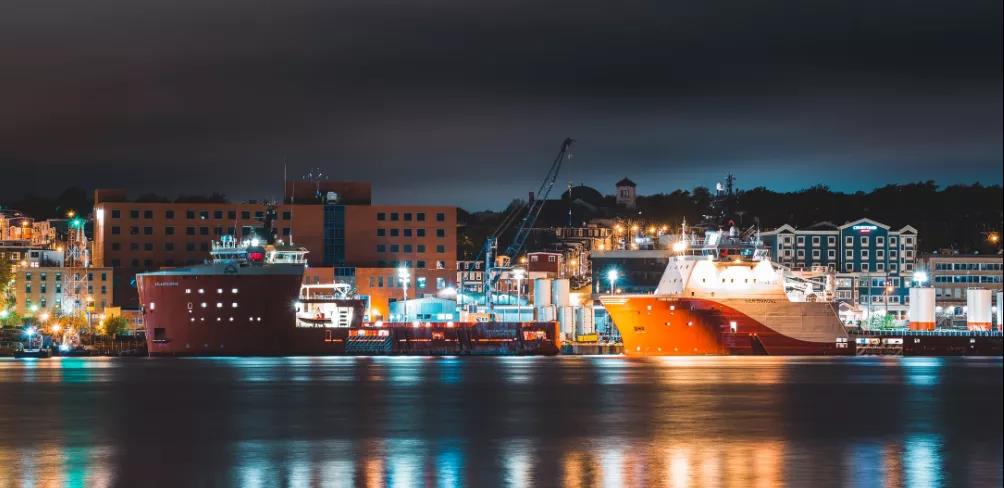 貨柜荒？！船公司故意抬高運價？港口擁堵癱瘓箱子只進不出！貨滿為患且訂且珍惜