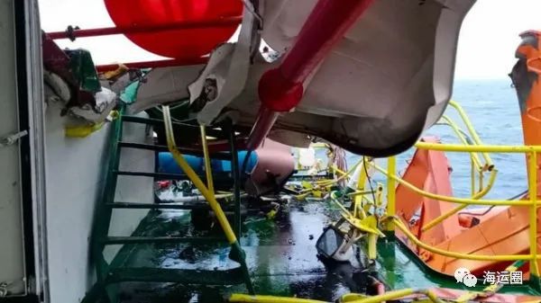 突發(fā)！馬來(lái)西亞一海工船沉沒(méi)，超百名船員跳海，一人不幸遇難……